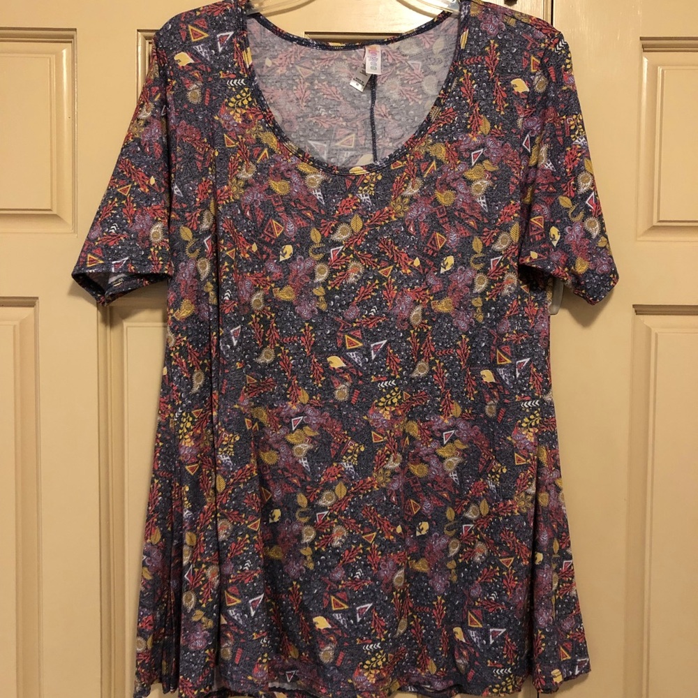 LuLaRoe Perfect T- Medium
